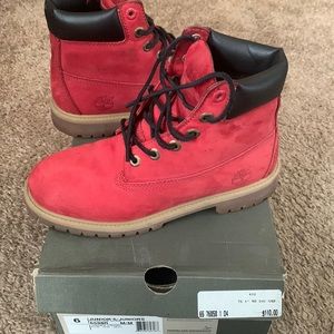 Timberland Youth size 6 Red an black good condition